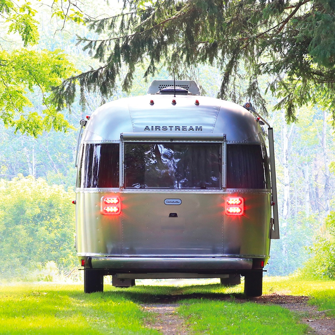 Airstream Globetrotter on Trail