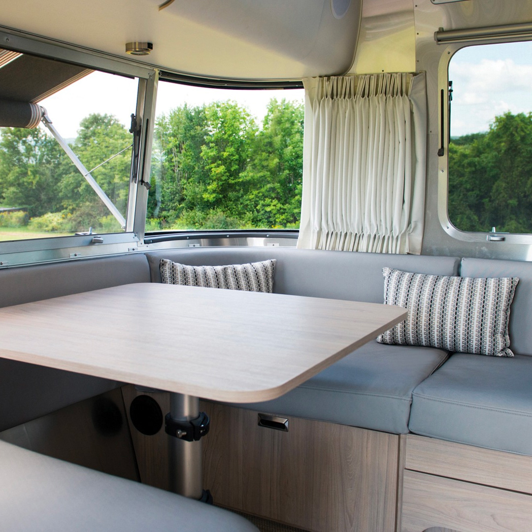 Airstream Globetrotter Dinette