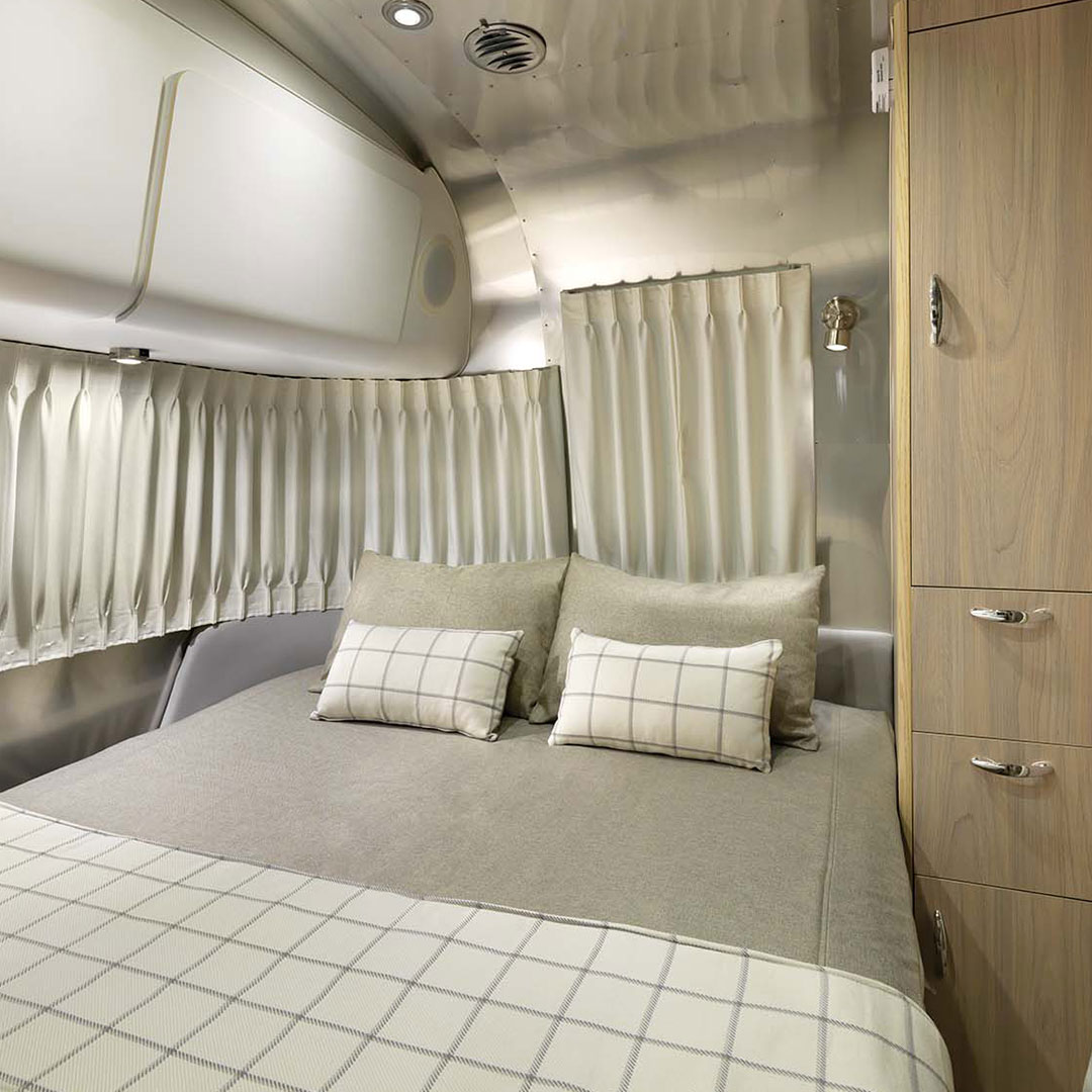 Airstream Globetrotter Bed